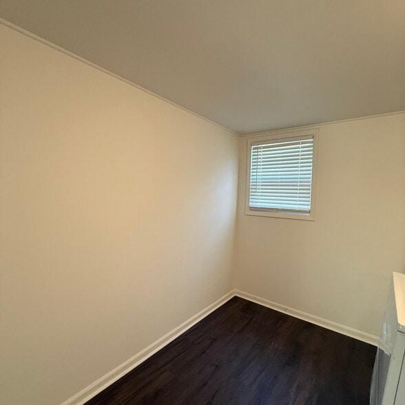 Downstairs den - 8632 Conklin Pl