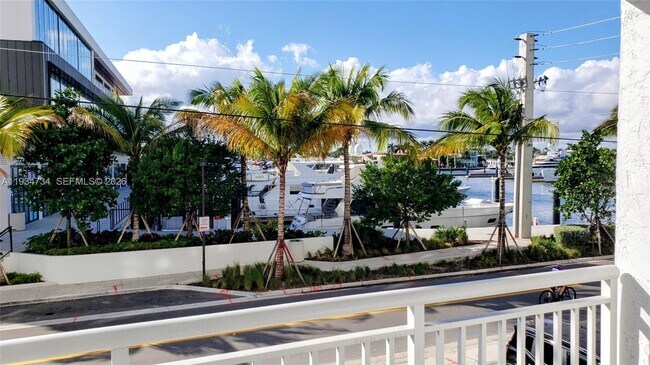 Building Photo - 200 S Birch Rd