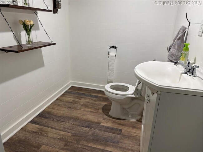 Building Photo - 43530 Westminister Way