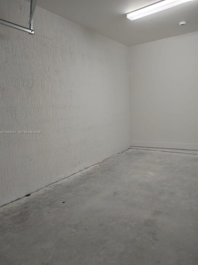 Building Photo - 1280 N Flagler Ave