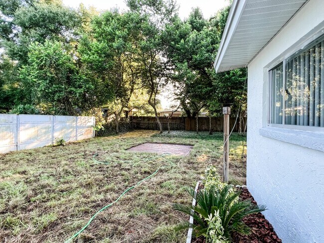Building Photo - Wonderful 3/1 Home In Audubon Park! Must See!