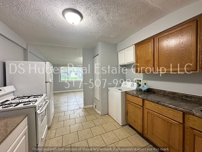 Building Photo - 2303 Fielding-