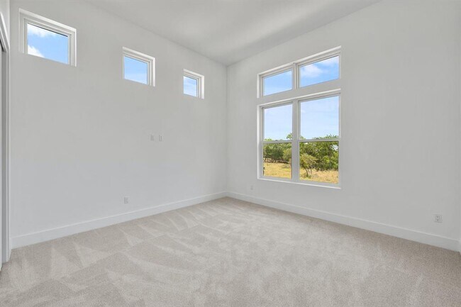 Building Photo - 125 Stockman Dr