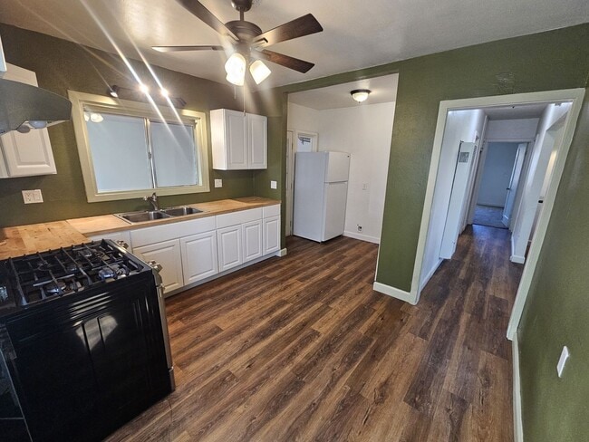 Building Photo - Home for Rent in Corning! 2 Bedroom 1 Bathroom PLUS Bonus Room