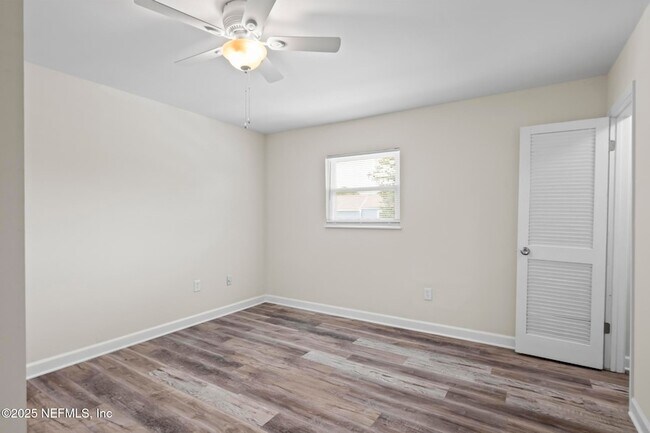 Building Photo - 11359 Bedford Oaks Dr
