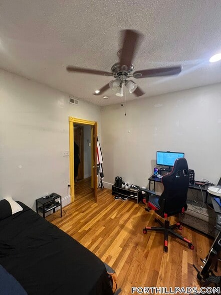 Building Photo - 127 Cedar St