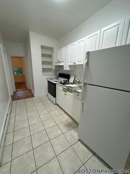 Building Photo - 21 Fairbanks St