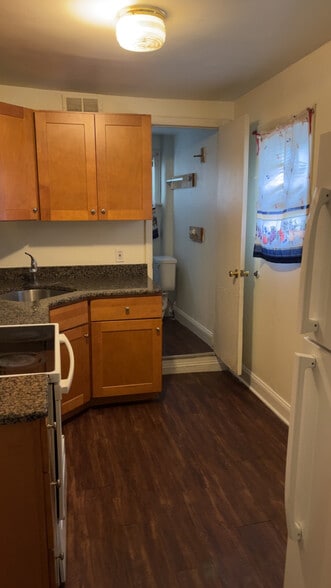 Building Photo - 524 Norris St