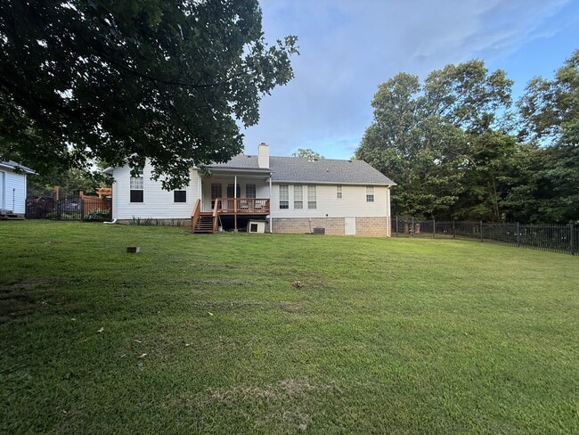Building Photo - 2431 N Toy Dr