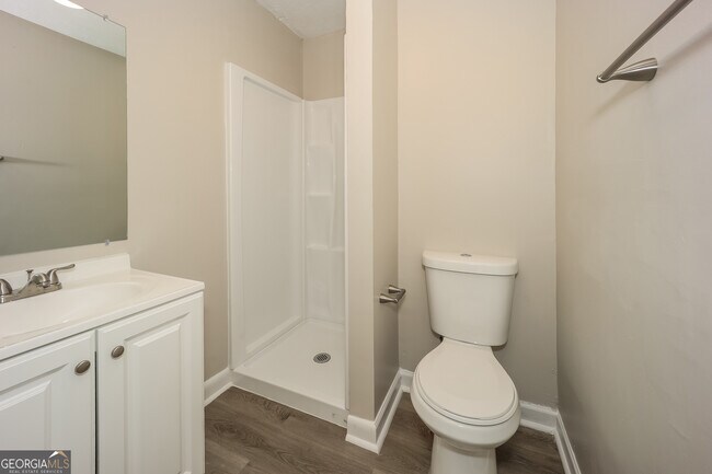 Building Photo - 8904 Channing Dr