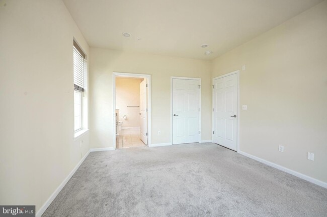 Building Photo - 5335 Palomino Ct