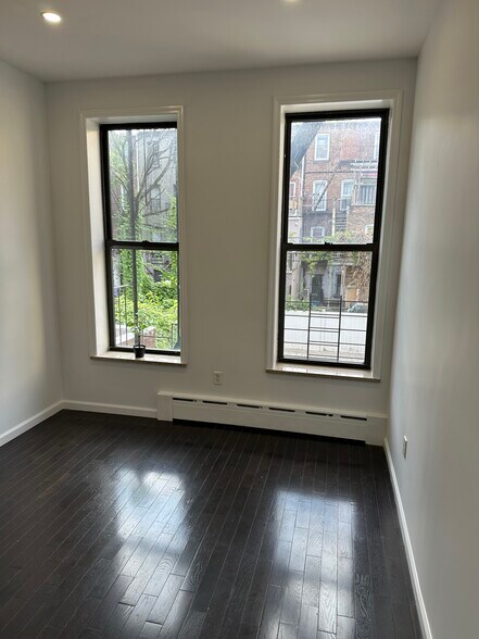 Building Photo - 625 Willoughby Ave