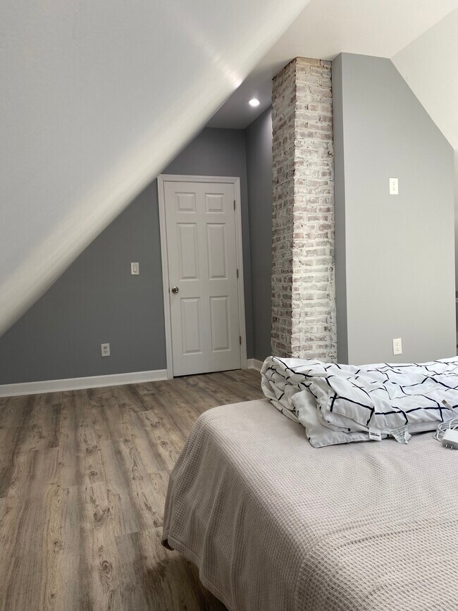 Building Photo - 136 West St