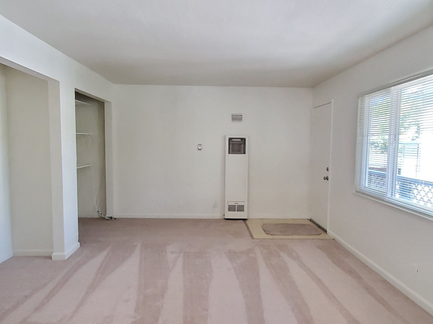 Building Photo - 357 S 4th St