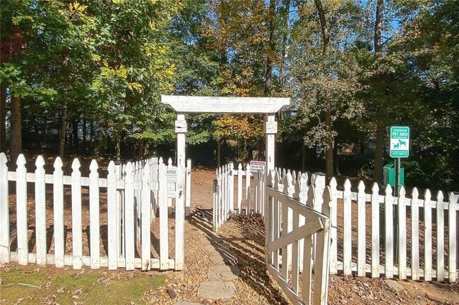 Building Photo - 1468 Briarwood Rd NE