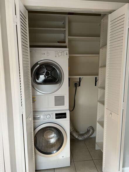 Laundry - 45 Oswego Ave