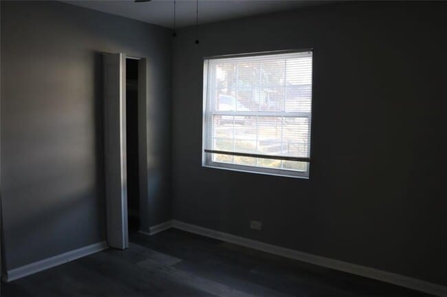 Building Photo - 740 Cooper St SW