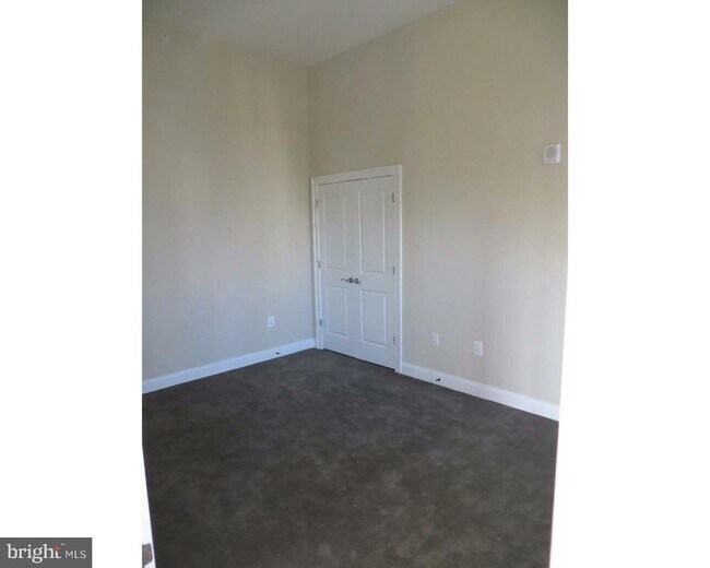 Building Photo - 312 Walnut St