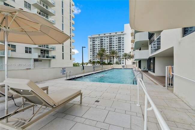 Building Photo - 5757 Collins Ave