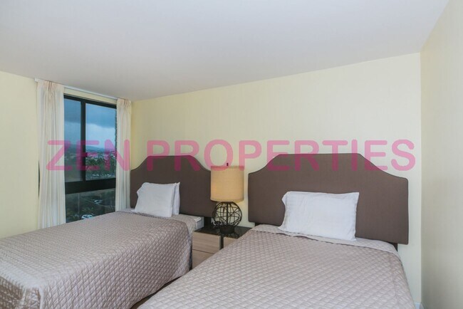 Building Photo - 250 ?Ohua Ave