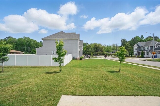 Building Photo - 3501 Silver Fox Trce