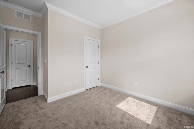 Building Photo - 2917 Early Planting Ave