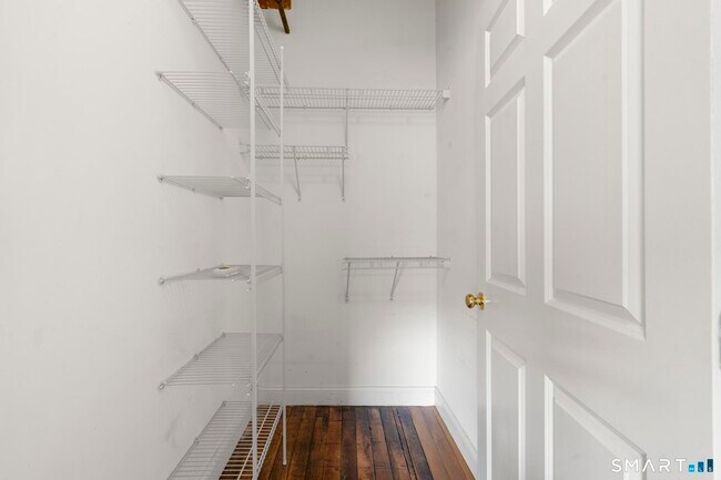 Building Photo - 145 Canal St E