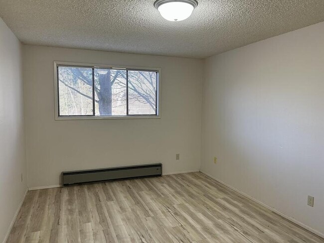 Building Photo - 103 La Villa Dr