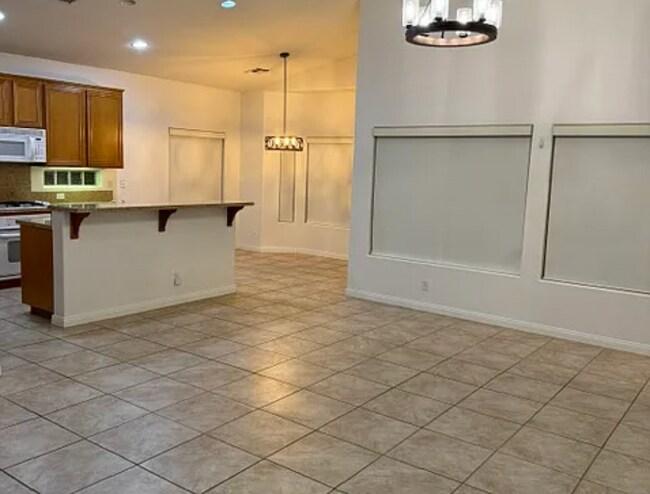Building Photo - 45385 Big Canyon St