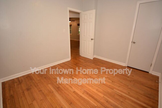 Building Photo - 1222 Crestwood Dr SE