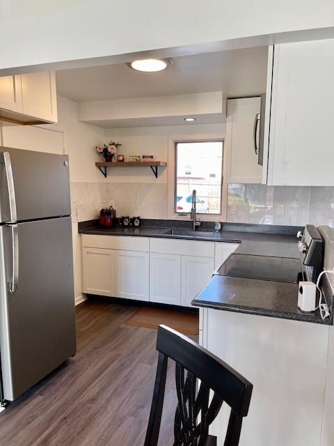 Building Photo - 190 Charles St