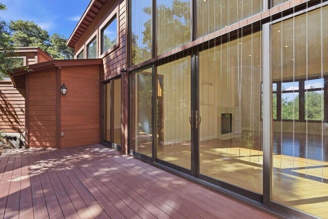 Building Photo - 3911 Pepper Tree Ct