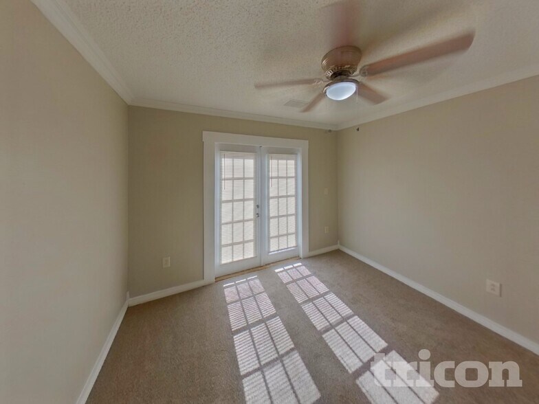 Building Photo - 4726 Bloom Dr