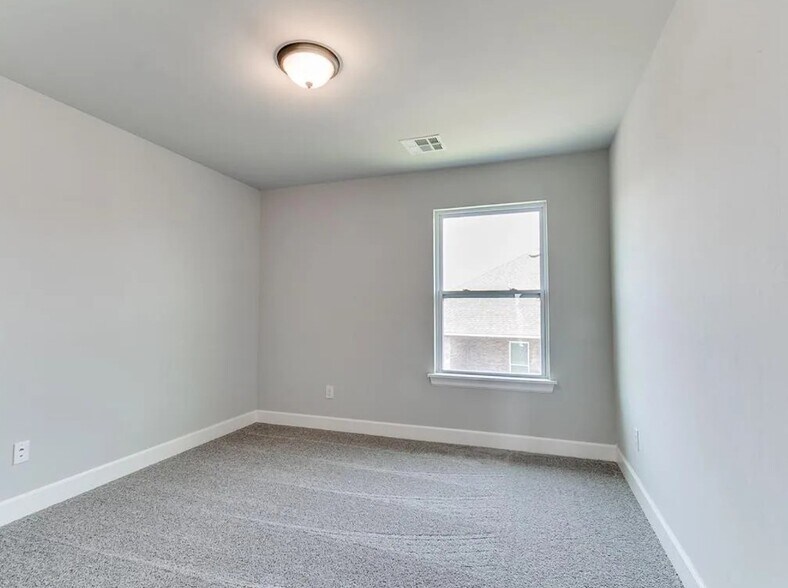 Upstairs Bedroom 2 - 1221 SW 141st St