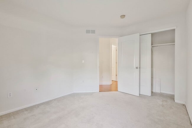 Building Photo - 6756 Solana Dr