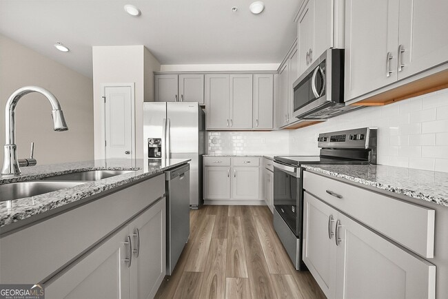 Building Photo - 1328 Riverstone Rd