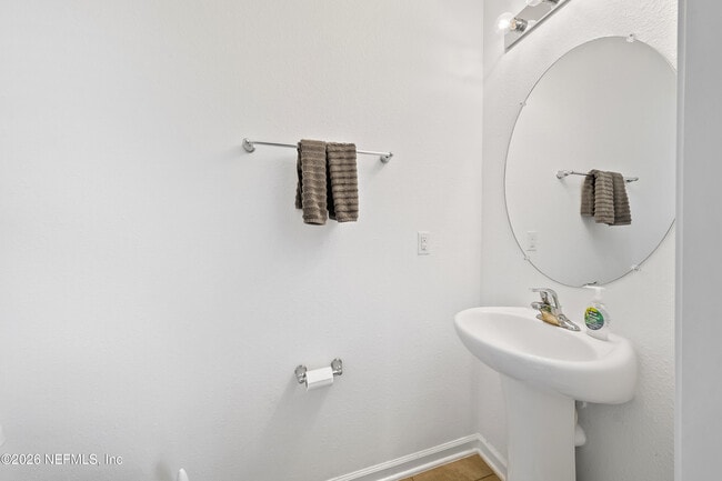 Building Photo - 8415 Zenith Cir