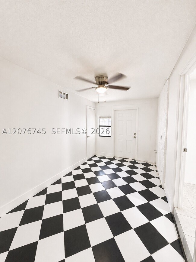 Building Photo - 3011 SW 117th Ct