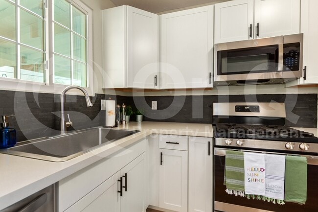 Building Photo - 4010 N 11th Ave