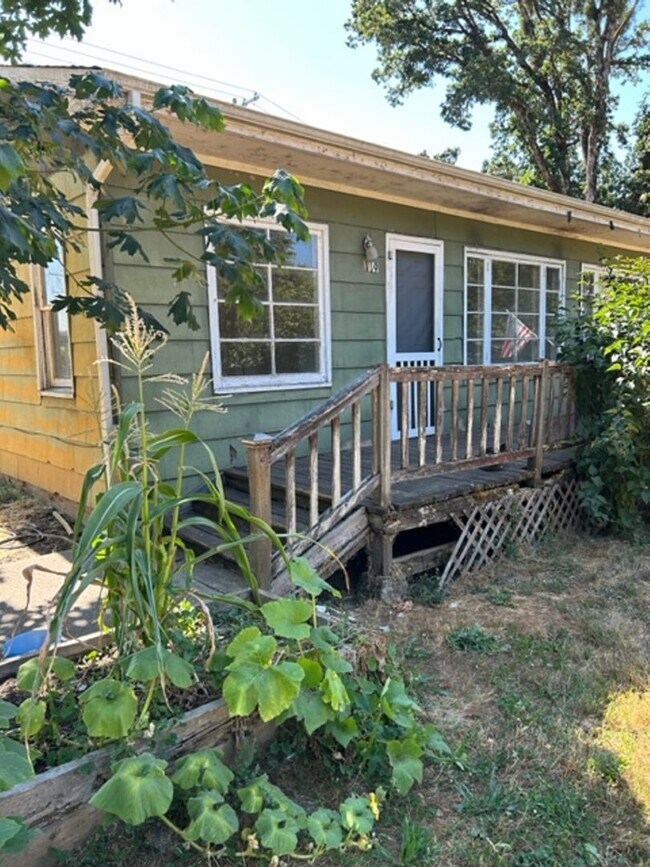 Primary Photo - 119-121 Speer Lane