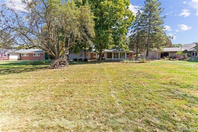 Building Photo - 3765 Ruthland Rd