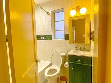 Building Photo - 415 3rd St N