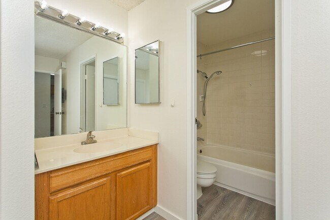 Building Photo - Kukui Plaza #D1905 - Downtown Convenience ...
