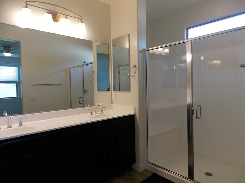 Building Photo - 1863 S 82nd Pl