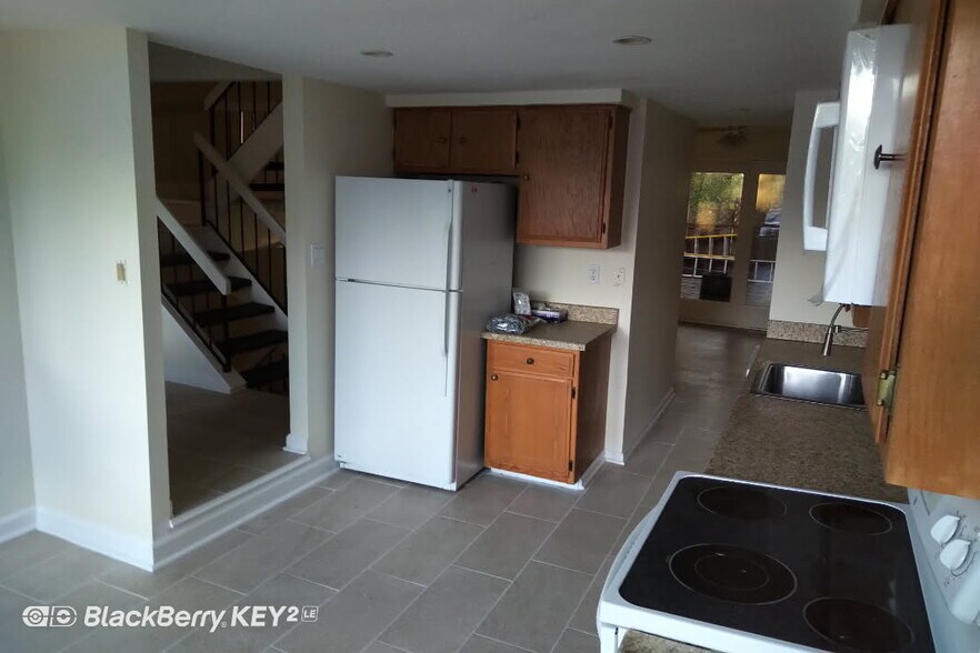 Building Photo - 18531 Split Rock Ln