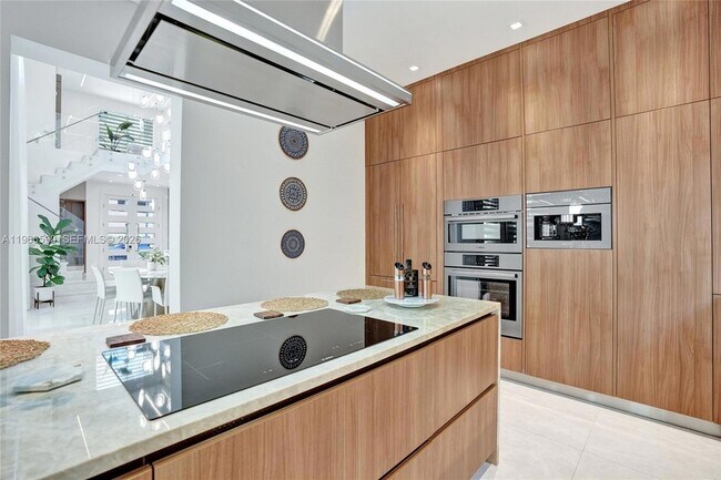 Building Photo - 20824 NE 37th Ave