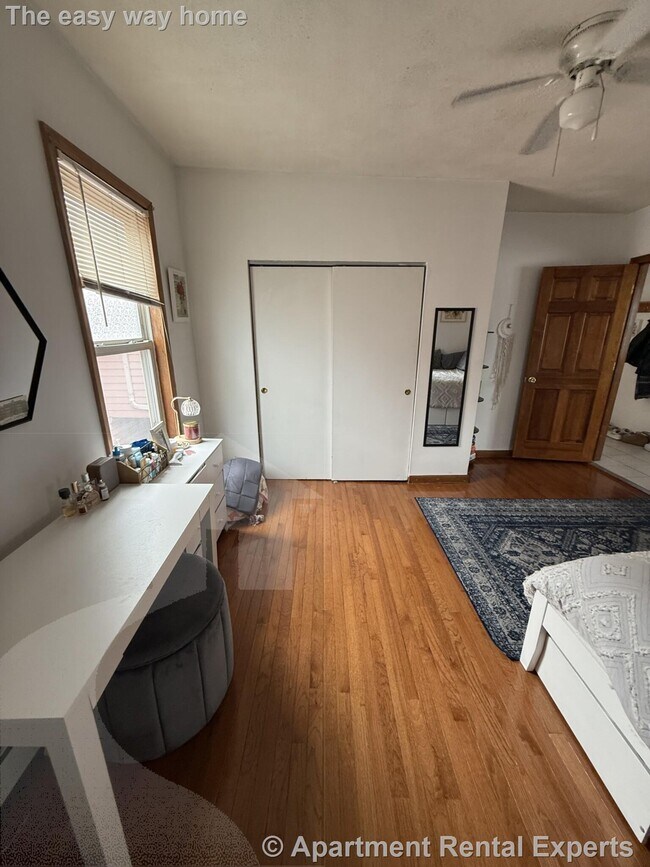 Building Photo - 585 Somerville Ave