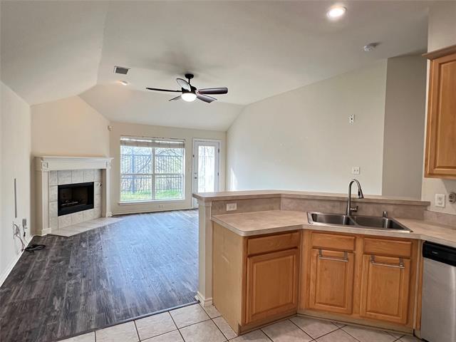 Building Photo - 7960 Glenway Dr