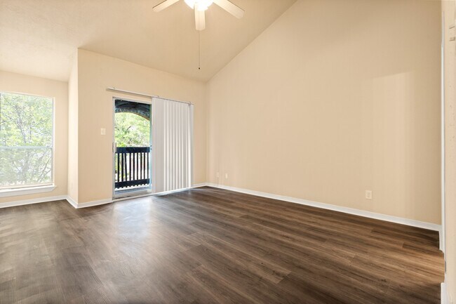 Building Photo - 5921 Arncliffe Dr