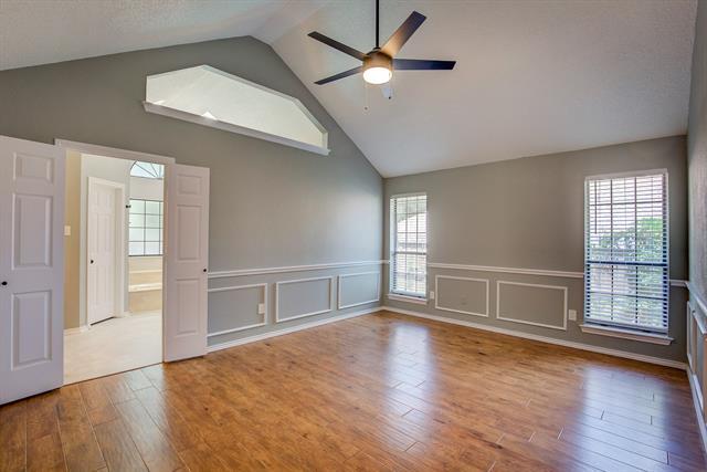 Building Photo - 3914 Meadow Dr